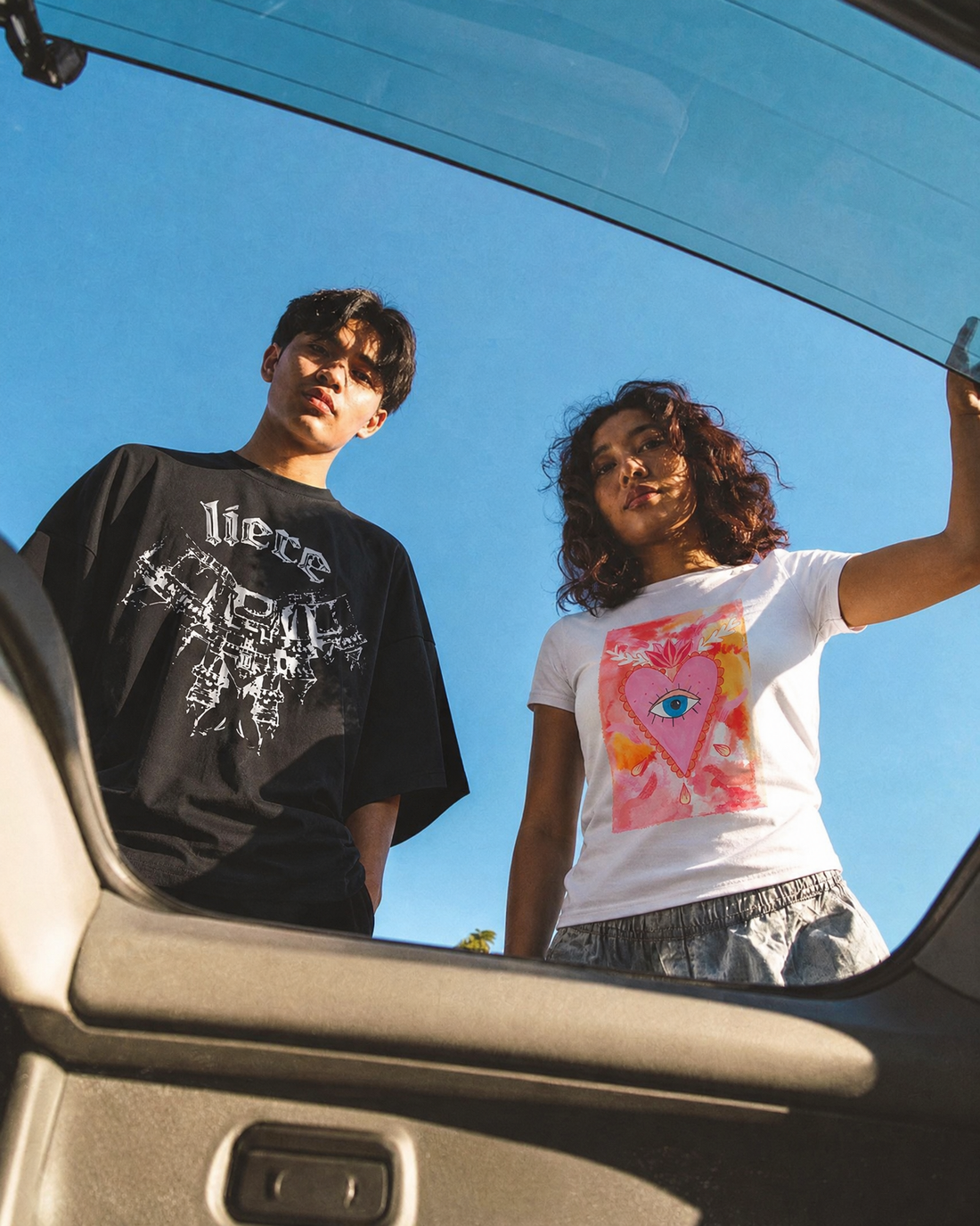 Camiseta oversize vs. regular fit: ¿cuál elegir?