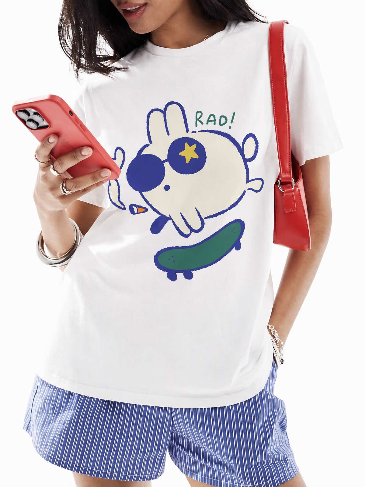 Historia de la camiseta gráfica: de ropa interior a lienzo cultural